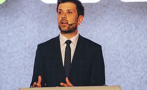 Osvědčený moderátor znovu na scéně